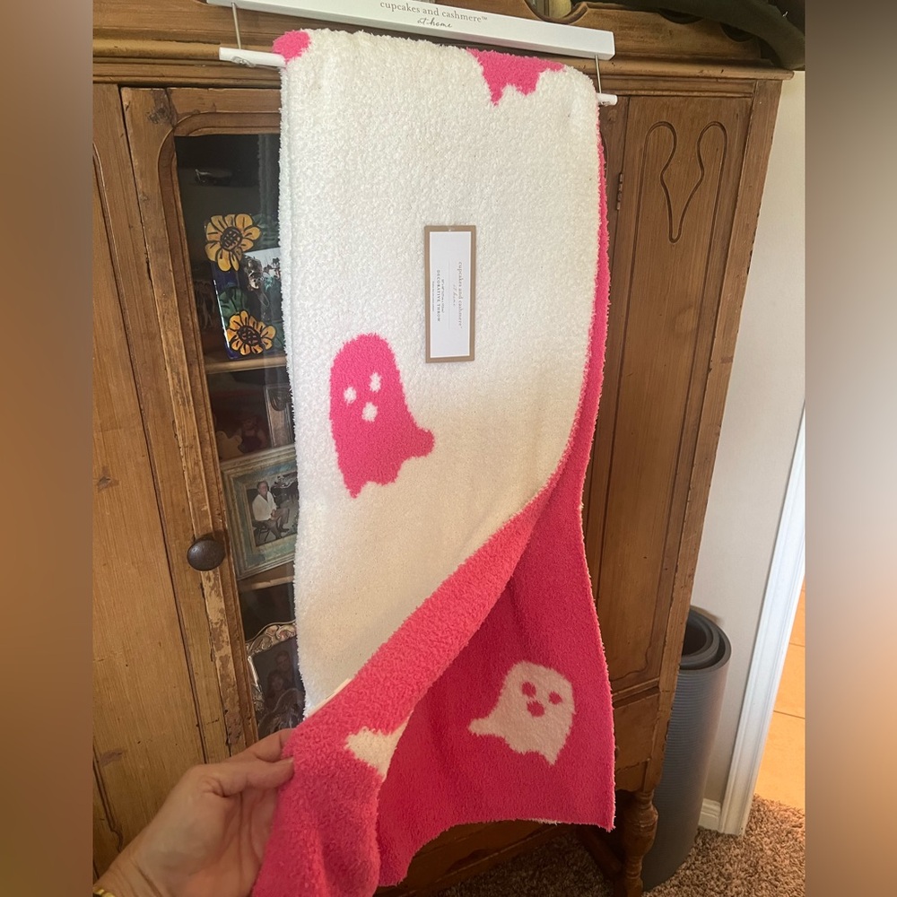 Cupcakes and cashmere viral ghost throw. So soft and cozy!!!